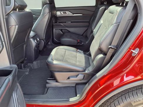 Used 2025 Ford Explorer ST image 27