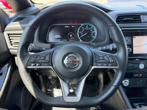 Used 2018 Nissan Leaf SV w/ Protection Package FWD image 12