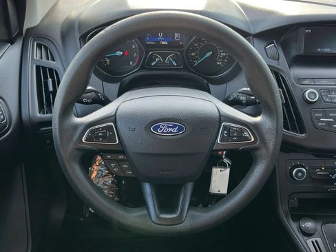 Used 2018 Ford Focus SE FWD image 21