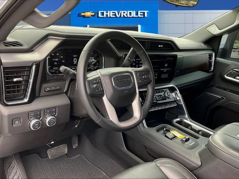 Used 2025 GMC Sierra 2500 Denali w/ Technology Package AWD/4WD image 18