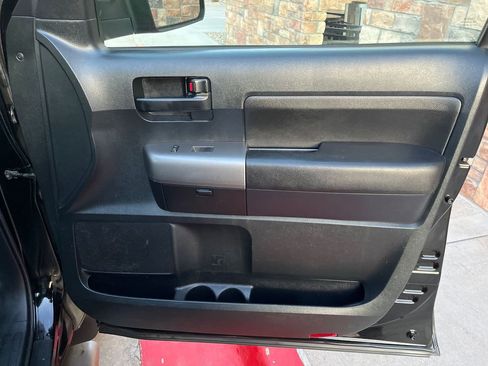 Used 2011 Toyota Tundra 4x4 Double Cab w/ Tow Pkg image 18