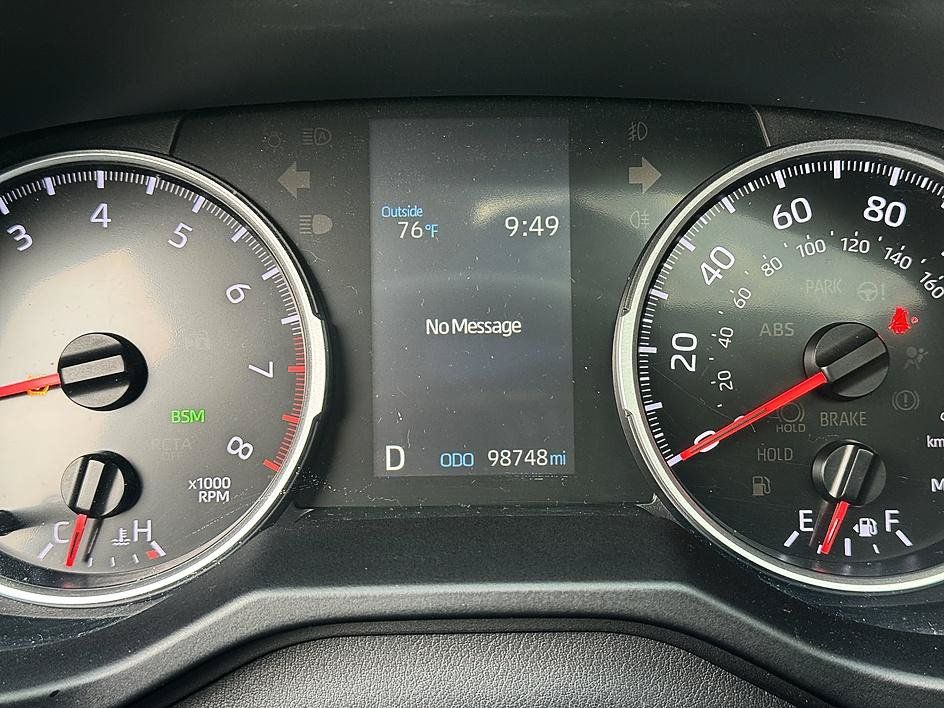 Used 2023 Toyota Camry XSE FWD image 21