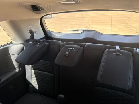 Certified 2025 Nissan Pathfinder SV FWD image 38