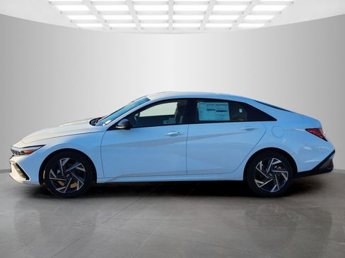 New 2025 Hyundai Elantra Sport image 2