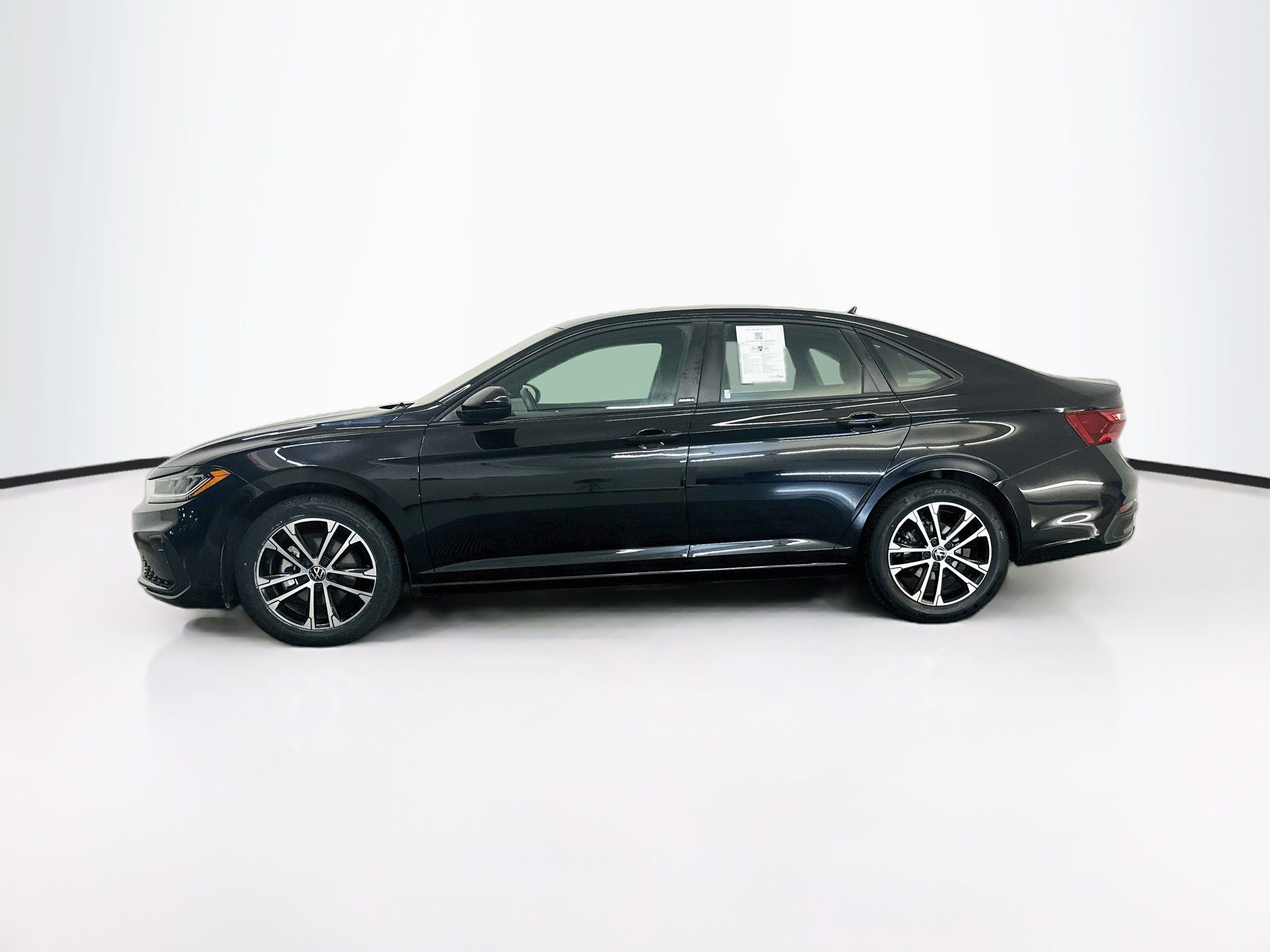 Used 2025 Volkswagen Jetta Sport FWD image 4