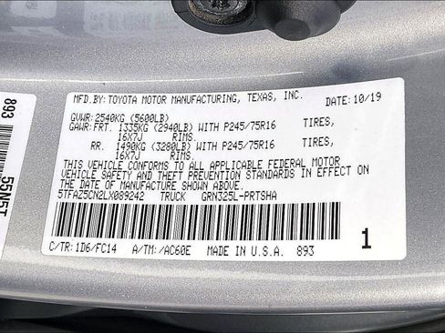 Certified 2020 Toyota Tacoma SR5 image 34