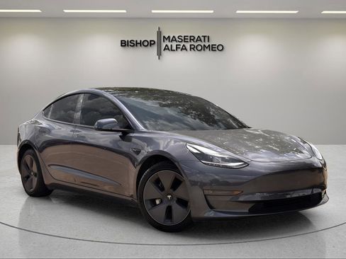 Used 2023 Tesla Model 3 Standard Range RWD image 1