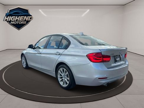 Used 2018 BMW 320i xDrive Sedan w/ Convenience Package image 4