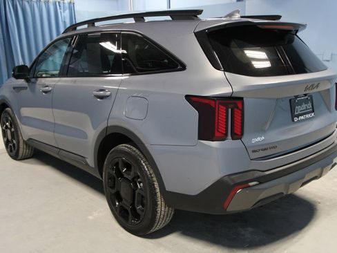 Used 2025 Kia Sorento SX AWD/4WD image 32