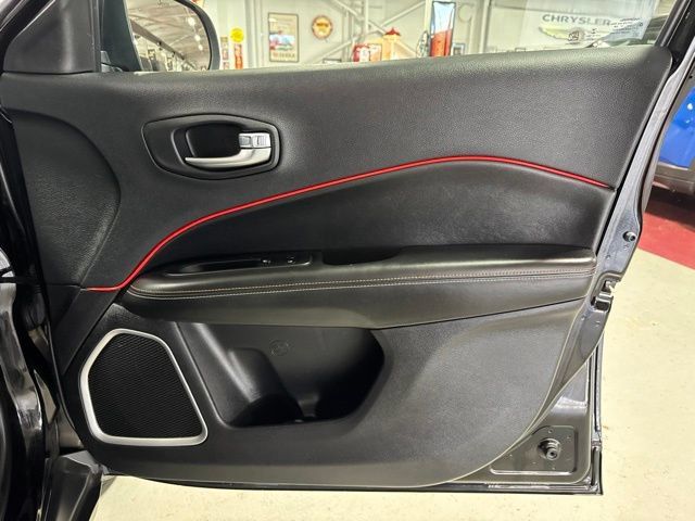 Used 2018 Jeep Compass Sport w/ Tech Group AWD/4WD image 46