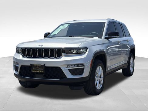 Used 2023 Jeep Grand Cherokee Limited RWD image 4