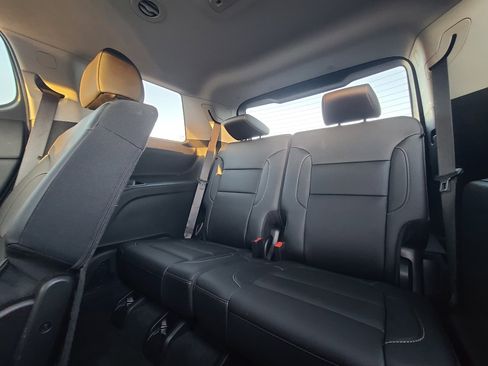 Used 2023 GMC Acadia SLT w/ Trailering Package image 21