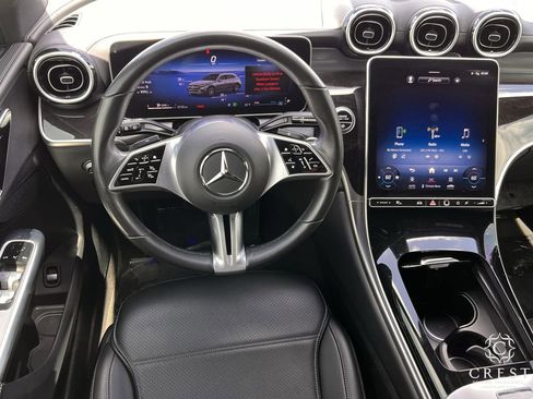 Used 2024 Mercedes-Benz GLC 300 4MATIC image 12