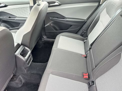 Used 2022 Volkswagen Taos S image 9