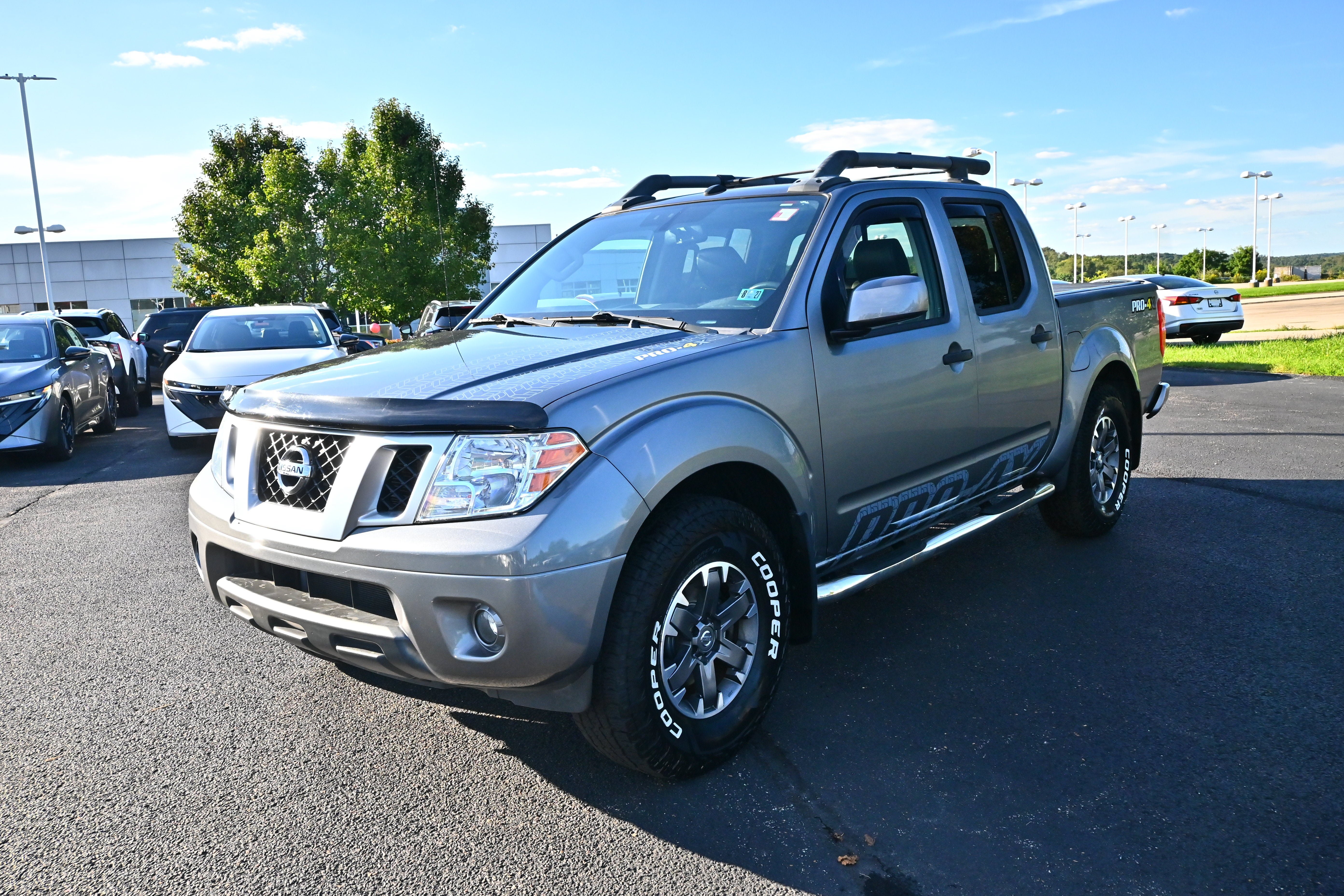 Used 2020 Nissan Frontier PRO-4X w/ Pro-4x Utility Package AWD/4WD image 4