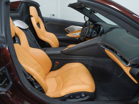 Used 2023 Chevrolet Corvette Stingray Premium Conv w/ Z51 Performance Package RWD image 29