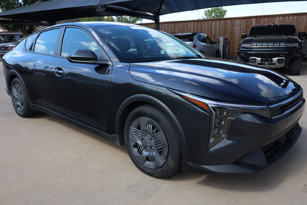 Used 2026 Kia K4 FWD image 3