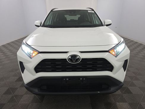 Used 2021 Toyota RAV4 LE image 2