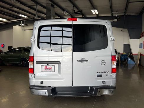 Used 2017 Nissan NV 3500 SV RWD image 6