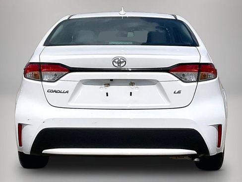 Used 2022 Toyota Corolla LE FWD image 6