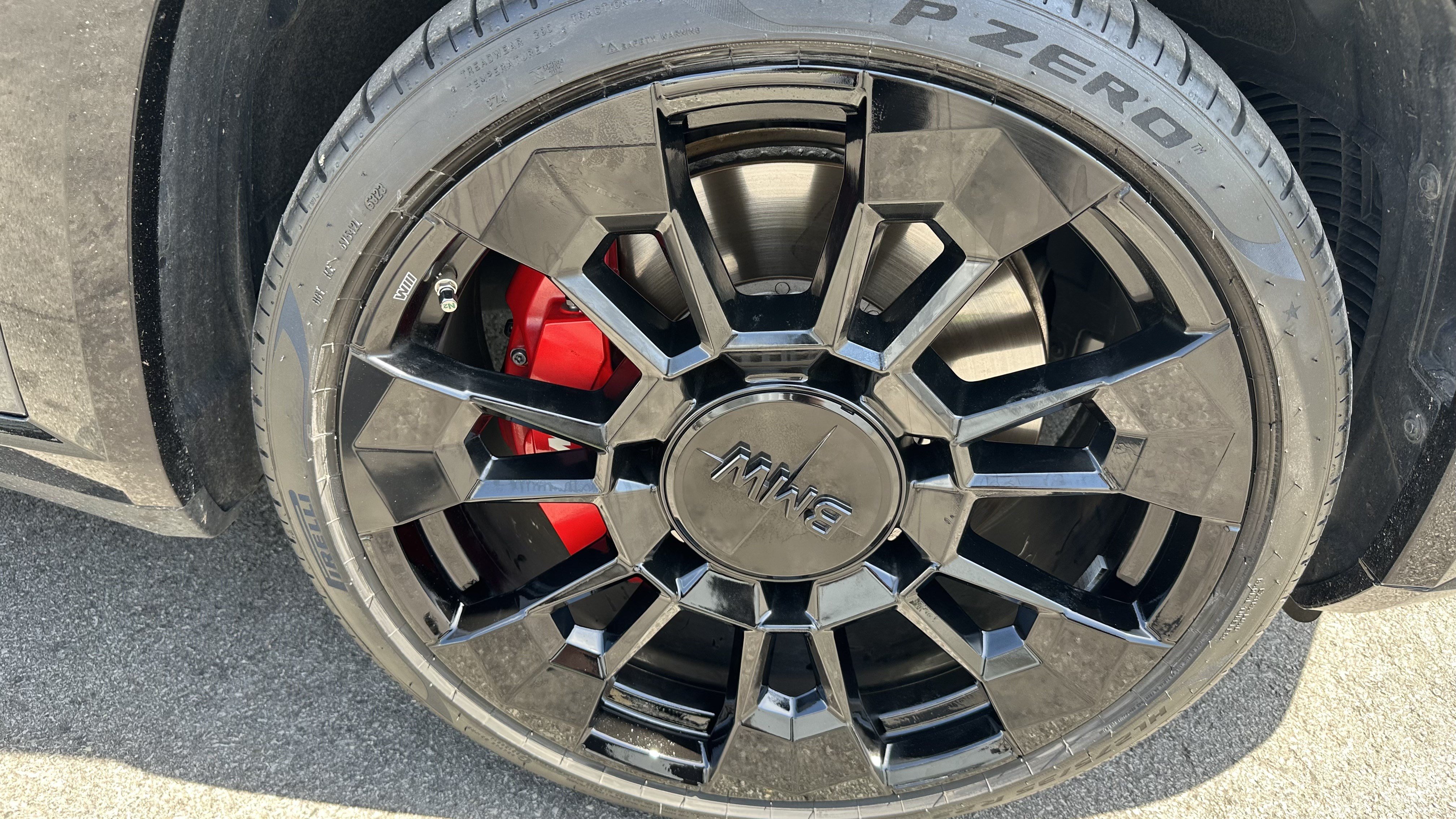Certified 2025 BMW XM AWD/4WD image 15