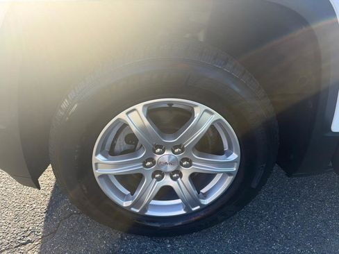 Used 2019 GMC Acadia SLE FWD image 37