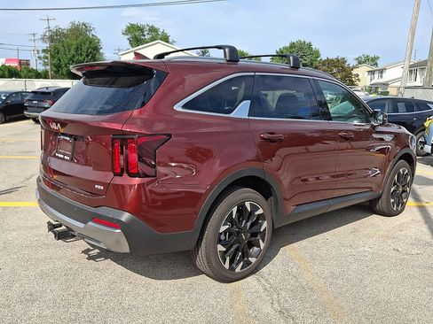 Certified 2025 Kia Sorento EX w/ Panoramic Sunroof Package AWD/4WD image 7