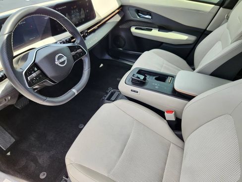 Used 2025 Nissan Ariya AWD image 9