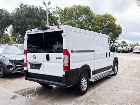 Used 2025 RAM ProMaster 2500 w/ U-Haul Equipment Group FWD image 8