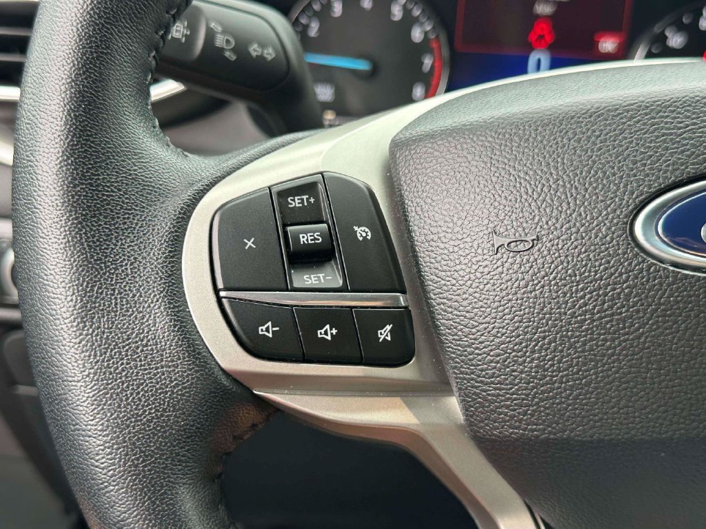 Used 2023 Ford Explorer XLT w/ Equipment Group 202A AWD/4WD image 22