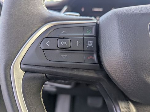 New 2025 Jeep Grand Cherokee Altitude image 18