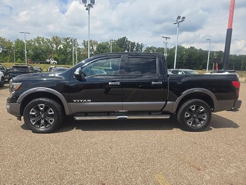 Used 2023 Nissan Titan Platinum Reserve w/ Moonroof Package AWD/4WD image 4
