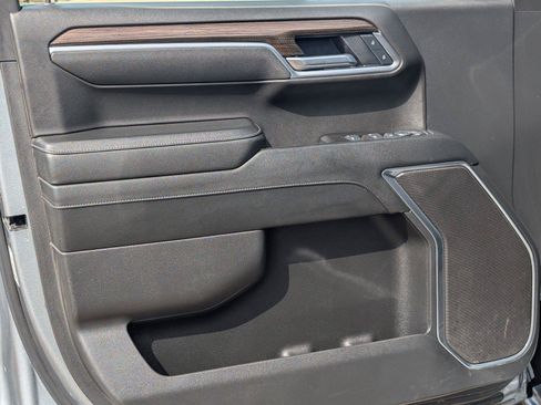 Used 2025 Chevrolet Silverado 1500 LT AWD/4WD image 13