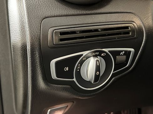 Used 2020 Mercedes-Benz GLC 300 4MATIC image 31