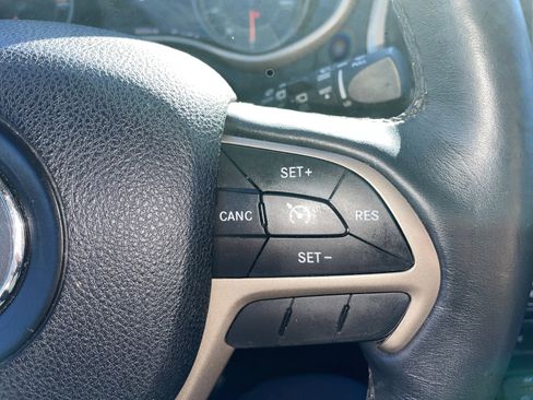 Used 2016 Jeep Cherokee Limited image 44