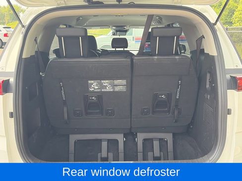 Used 2023 Kia Carnival LX FWD image 8
