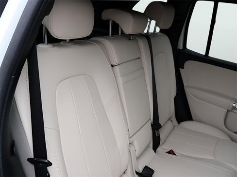 New 2025 Mercedes-Benz GLB 250 4MATIC image 14