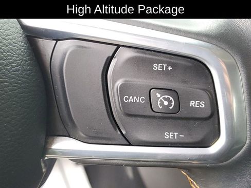 Used 2021 Jeep Wrangler Unlimited Sahara image 12