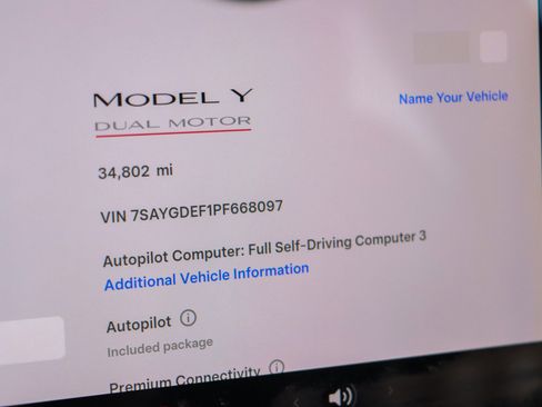 Used 2023 Tesla Model Y Performance AWD/4WD image 16
