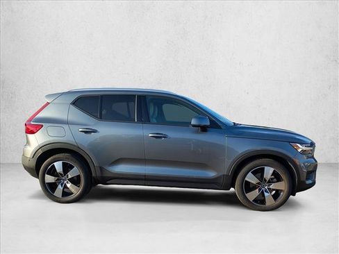 Used 2019 Volvo XC40 T5 Momentum AWD/4WD image 4
