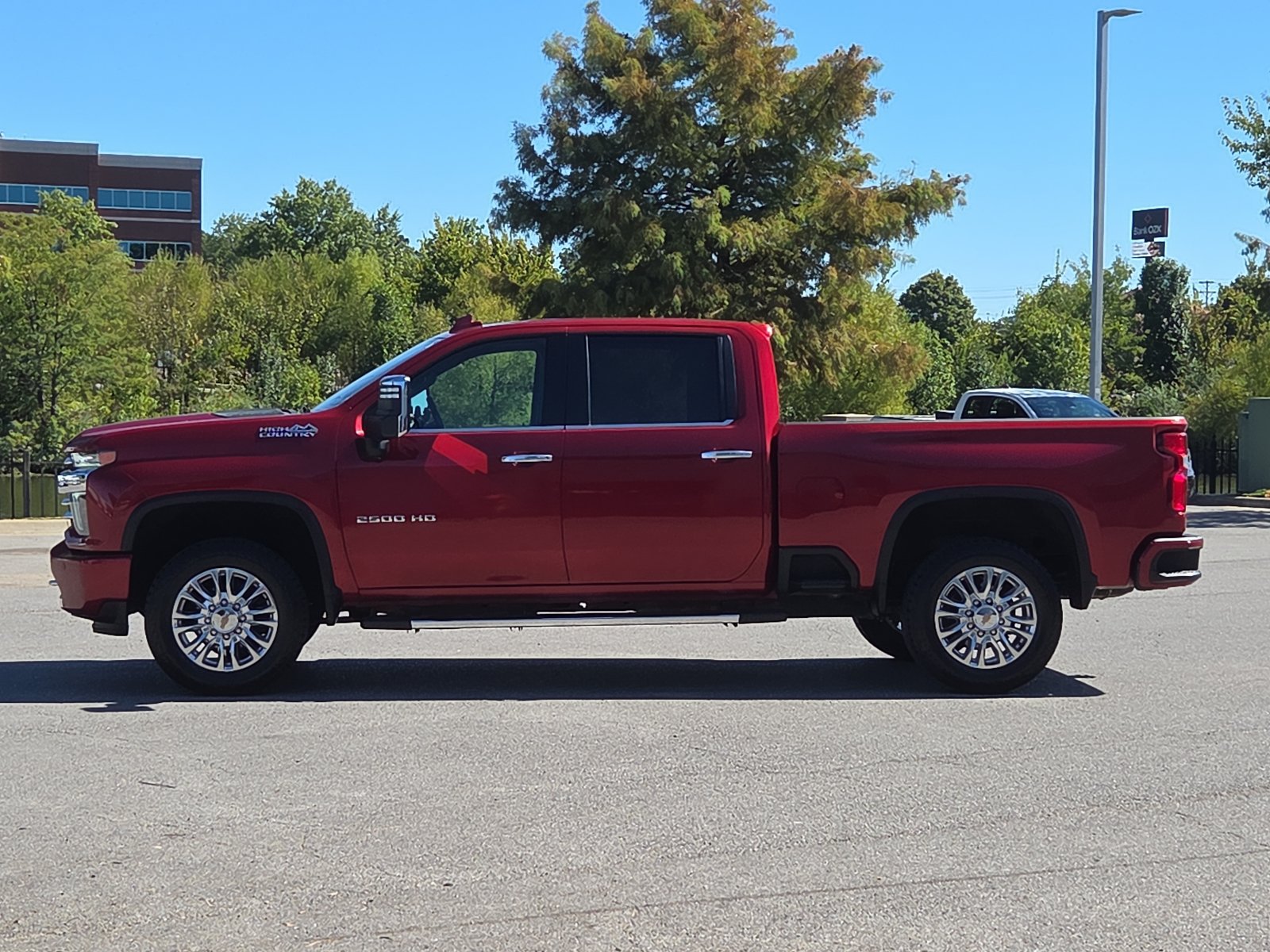 Used 2022 Chevrolet Silverado 2500 High Country w/ Z71 Off-Road Package AWD/4WD image 3