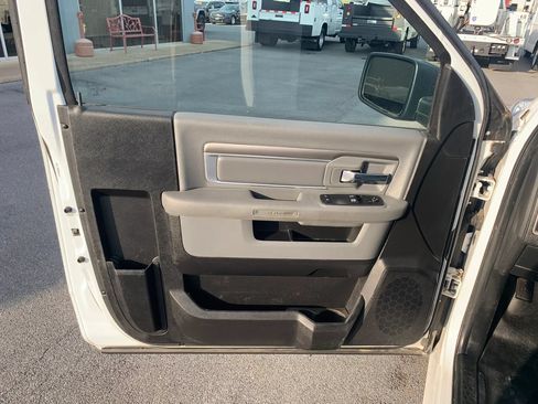 Used 2018 RAM 1500 Express AWD/4WD image 8
