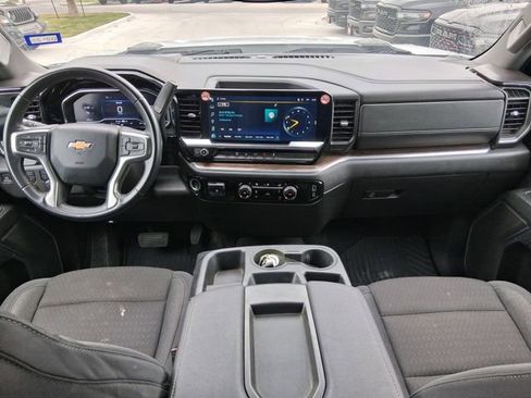 Used 2024 Chevrolet Silverado 2500 LT AWD/4WD image 9