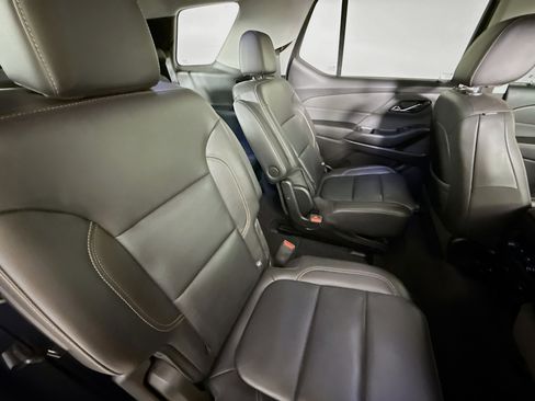 Used 2021 Chevrolet Traverse RS image 36