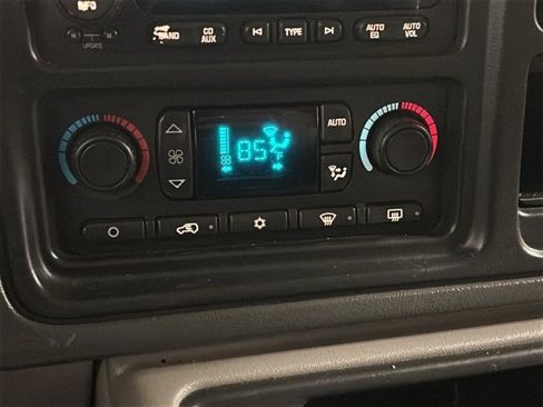 Used 2005 Chevrolet Tahoe LT w/ LT Preferred Equipment Group image 17