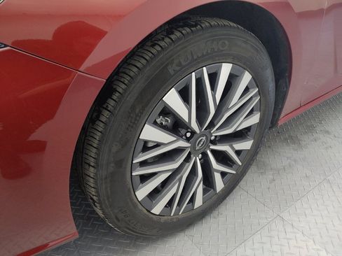 Used 2024 Nissan Altima 2.5 SV image 31