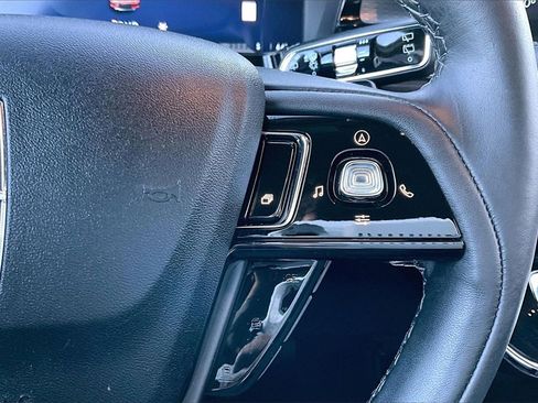 Used 2025 Lincoln Corsair Reserve image 19