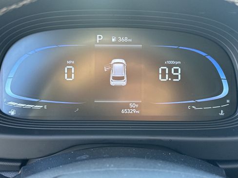 Used 2023 Hyundai Venue SEL image 26