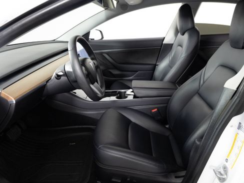 Used 2020 Tesla Model 3 Standard Range RWD image 13