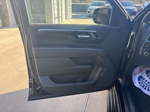 Used 2025 Chevrolet Suburban RST w/ Sun And Tow Package image 10